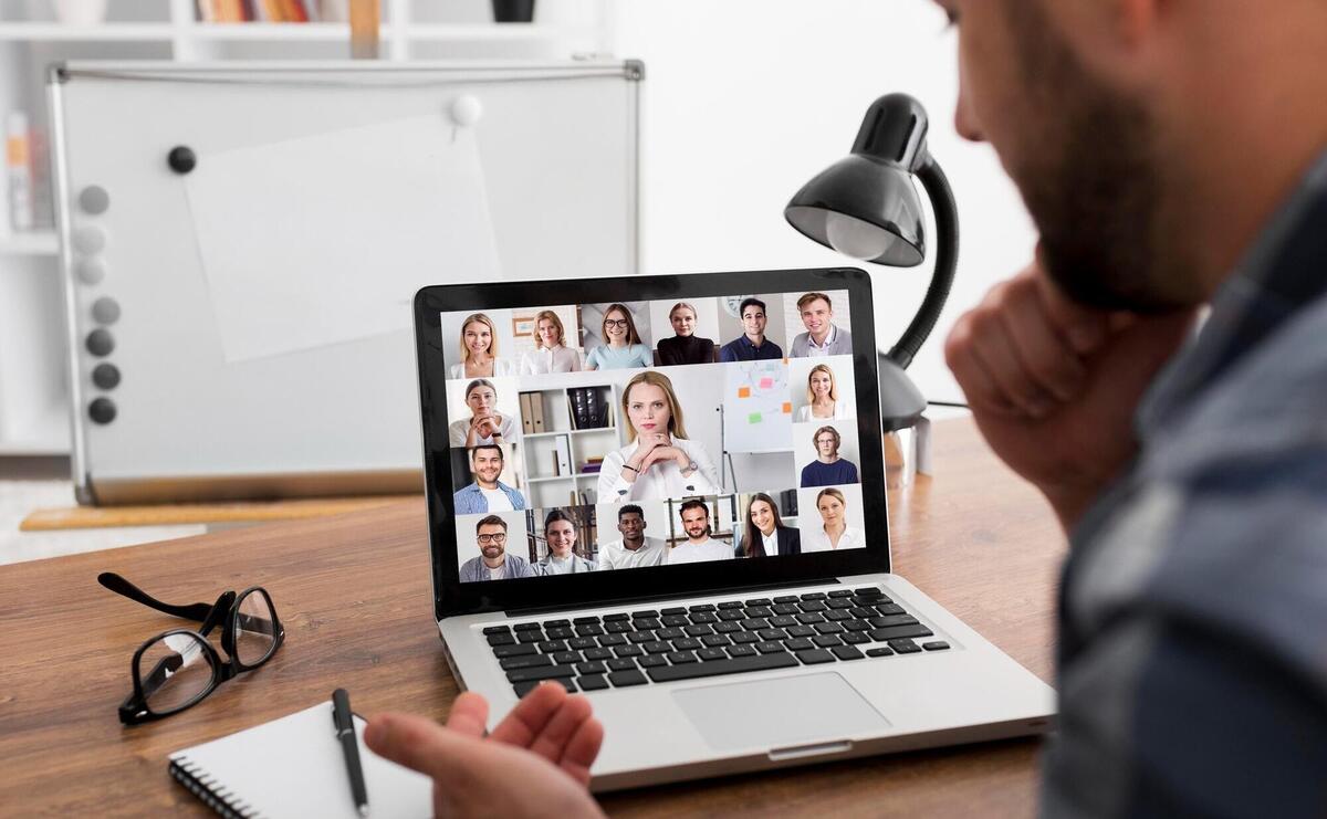 How to Choose the Right Platform for Your Online Conference hero image